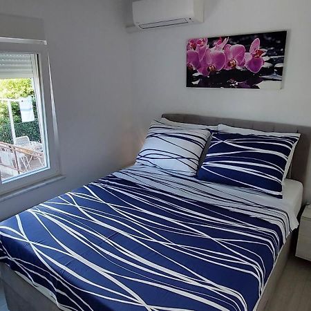 Apartman Perunika Selce Exterior foto