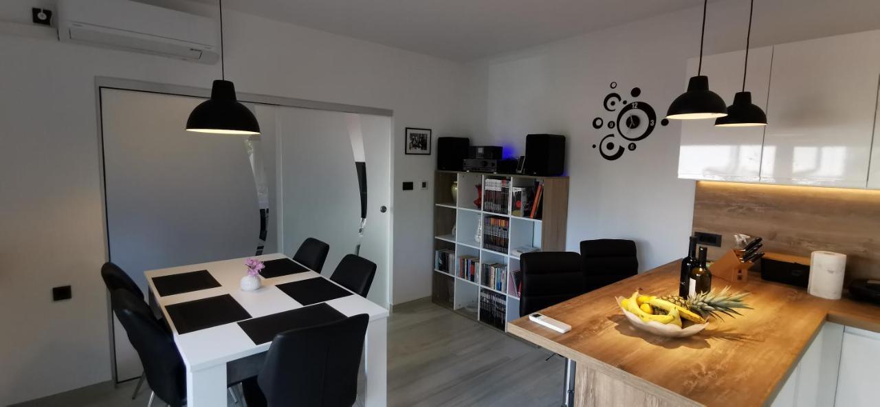 Apartman Perunika Selce Exterior foto